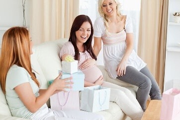 8 món quà ý nghĩa và hữu ích nhất tặng cho phụ nữ mang thai